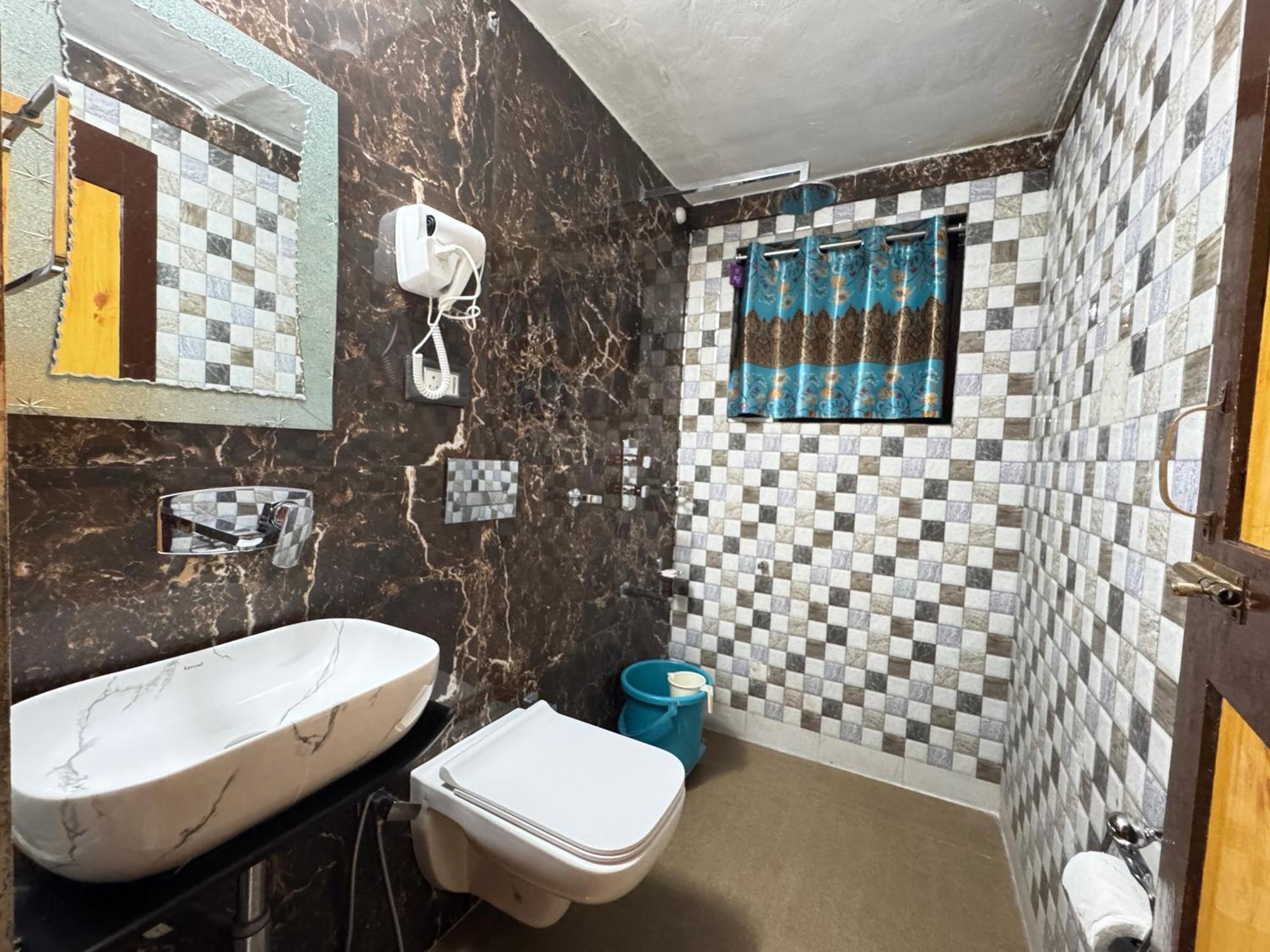 Bombay Palace Hotell Pahalgām Exteriör bild